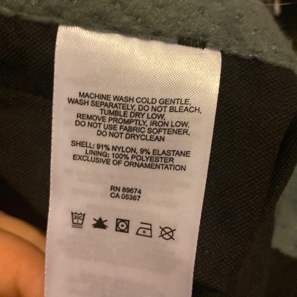 Mountain Hardware Black Pants - image 4